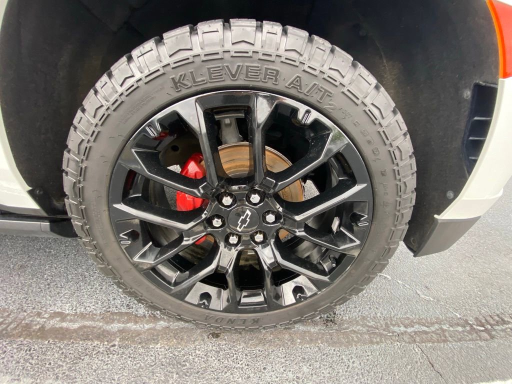 Used 2022 Chevrolet Suburban Premier AWD/4WD image 32