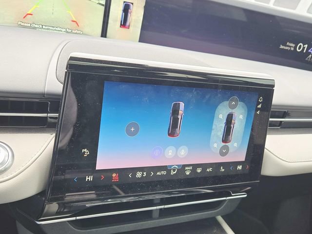 Used 2025 Lincoln Nautilus Premier w/ Equipment Group 102A image 10