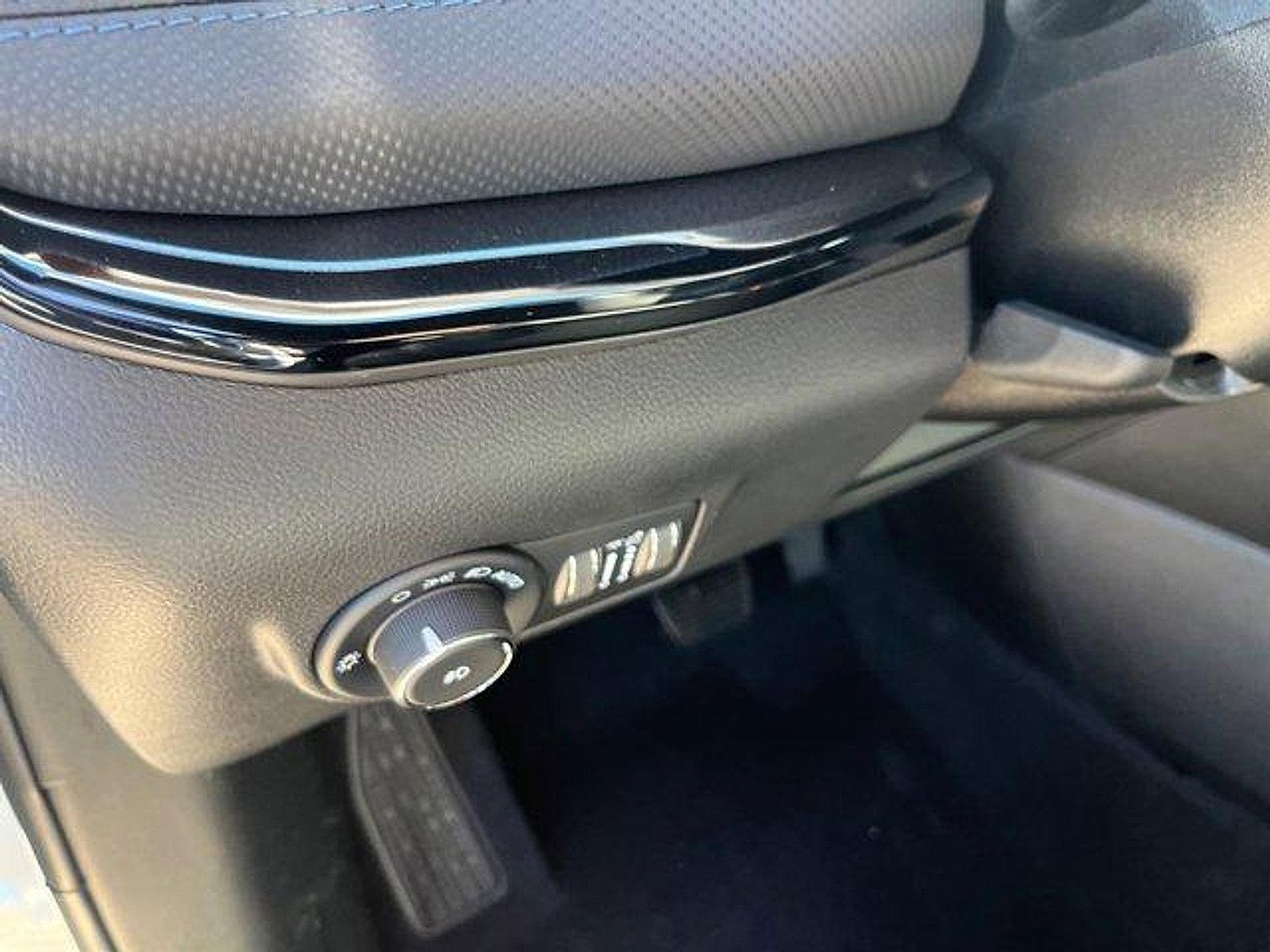 New 2026 Jeep Compass Limited image 24