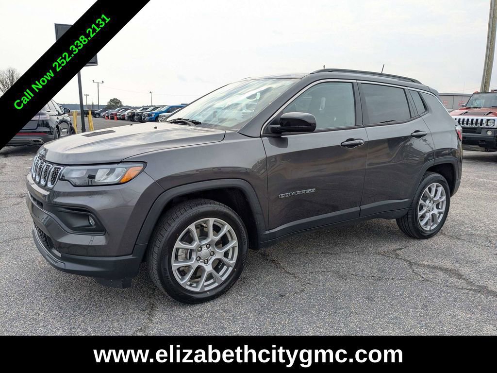 Used 2023 Jeep Compass Latitude w/ Sun and Sound Group image 8