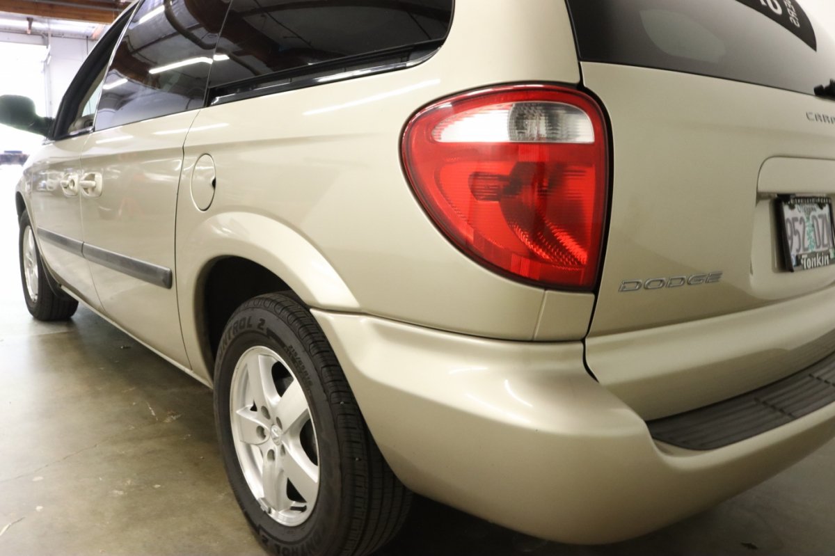 Used 2007 Dodge Caravan SXT w/ Popular Equipment Group I FWD image 39