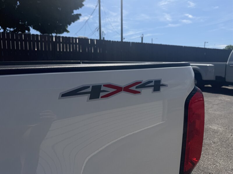 Used 2022 Chevrolet Colorado W/T w/ Custom Special Edition AWD/4WD image 17