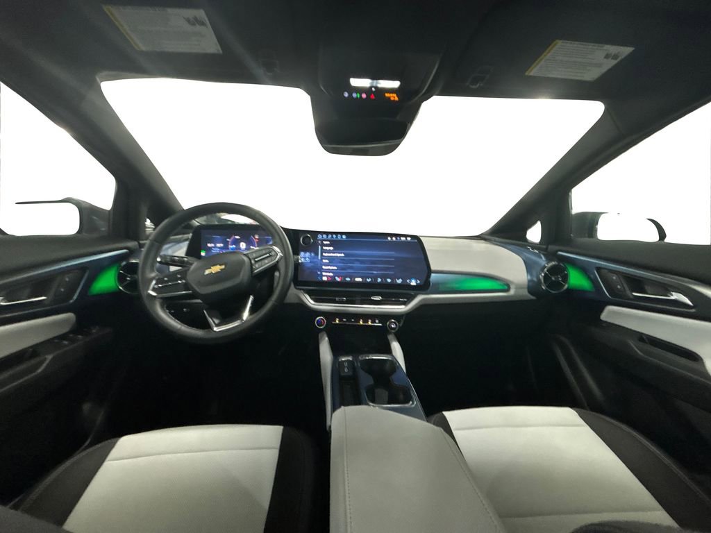 Used 2025 Chevrolet Equinox EV LT image 20