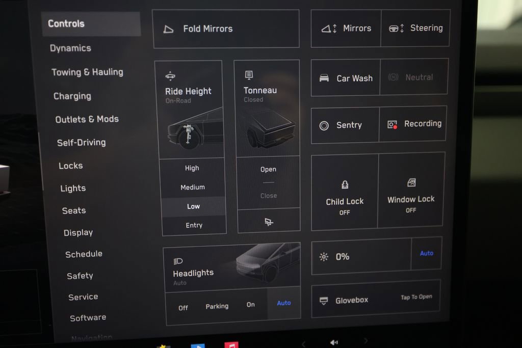 Used 2024 Tesla Cybertruck AWD Crew Cab image 34