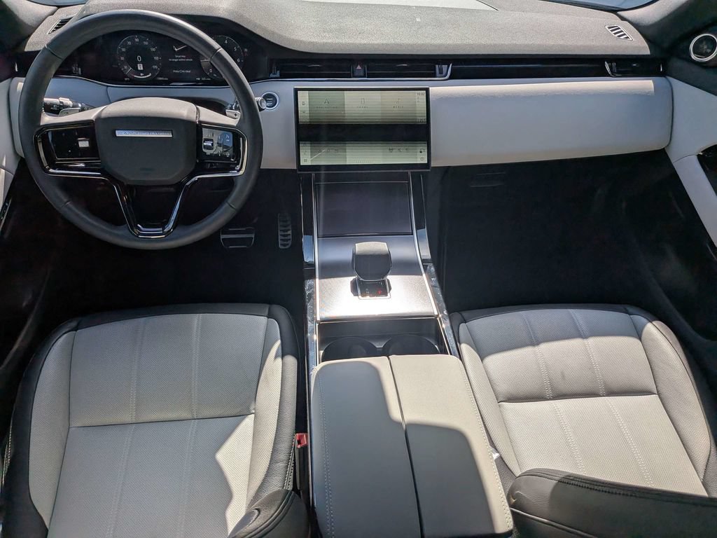 Certified 2026 Land Rover Range Rover Evoque Dynamic SE AWD/4WD image 17