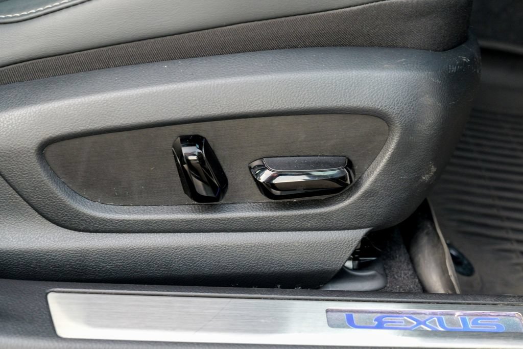 Used 2024 Lexus UX 250h F Sport AWD/4WD image 38
