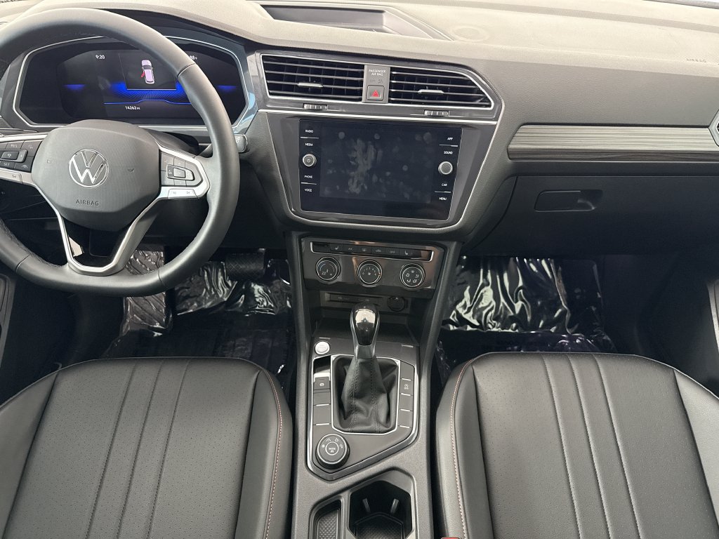Used 2024 Volkswagen Tiguan Wolfsburg Edition AWD/4WD image 14