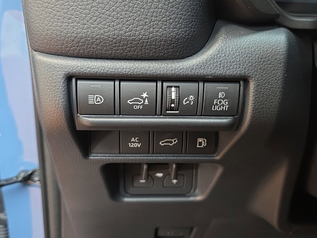 Used 2025 Toyota Land Cruiser image 26