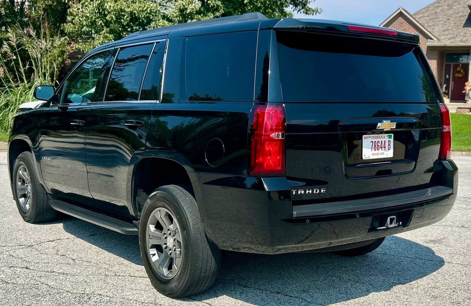 Used 2019 Chevrolet Tahoe LS w/ Enhanced Driver Alert Package AWD/4WD image 5