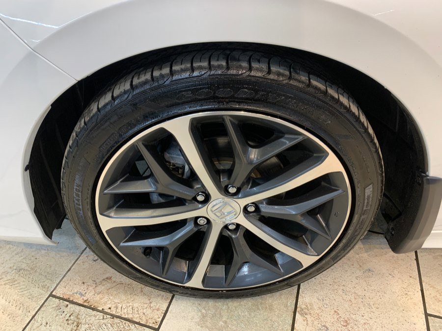 Used 2024 Honda Civic Touring image 12