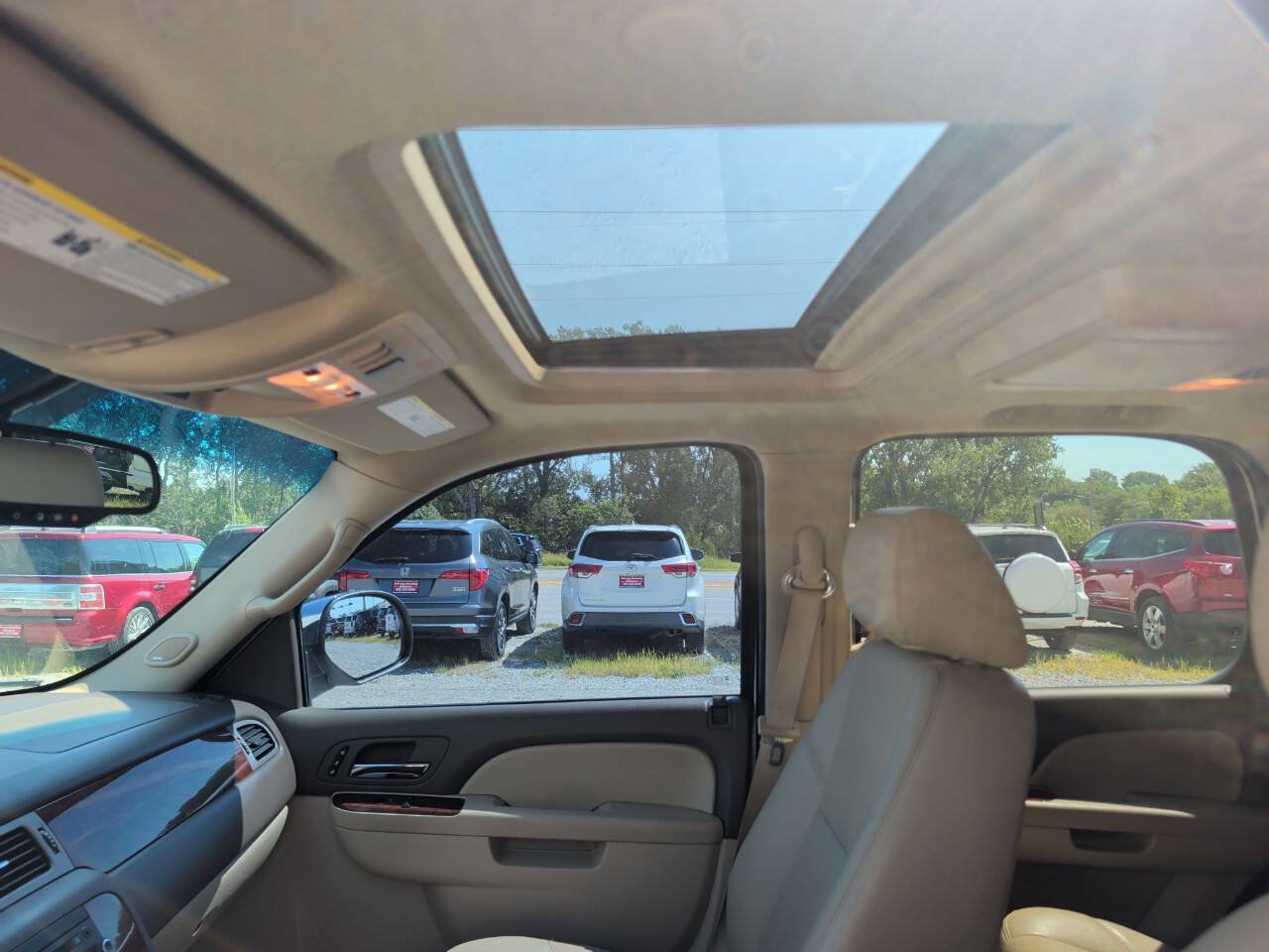 Used 2014 Chevrolet Tahoe LTZ AWD/4WD image 17