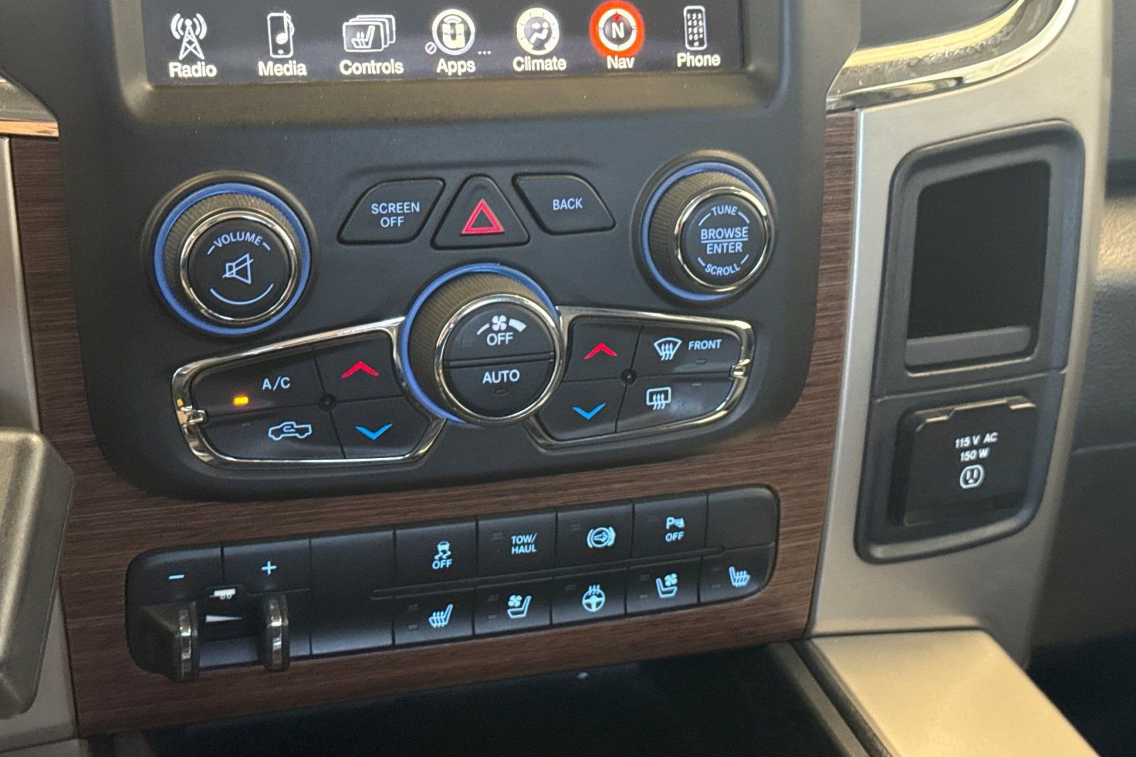 Used 2014 RAM 3500 Laramie RWD image 21