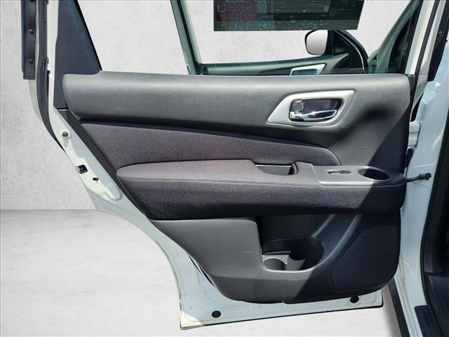 Used 2017 Nissan Pathfinder SV AWD/4WD image 19