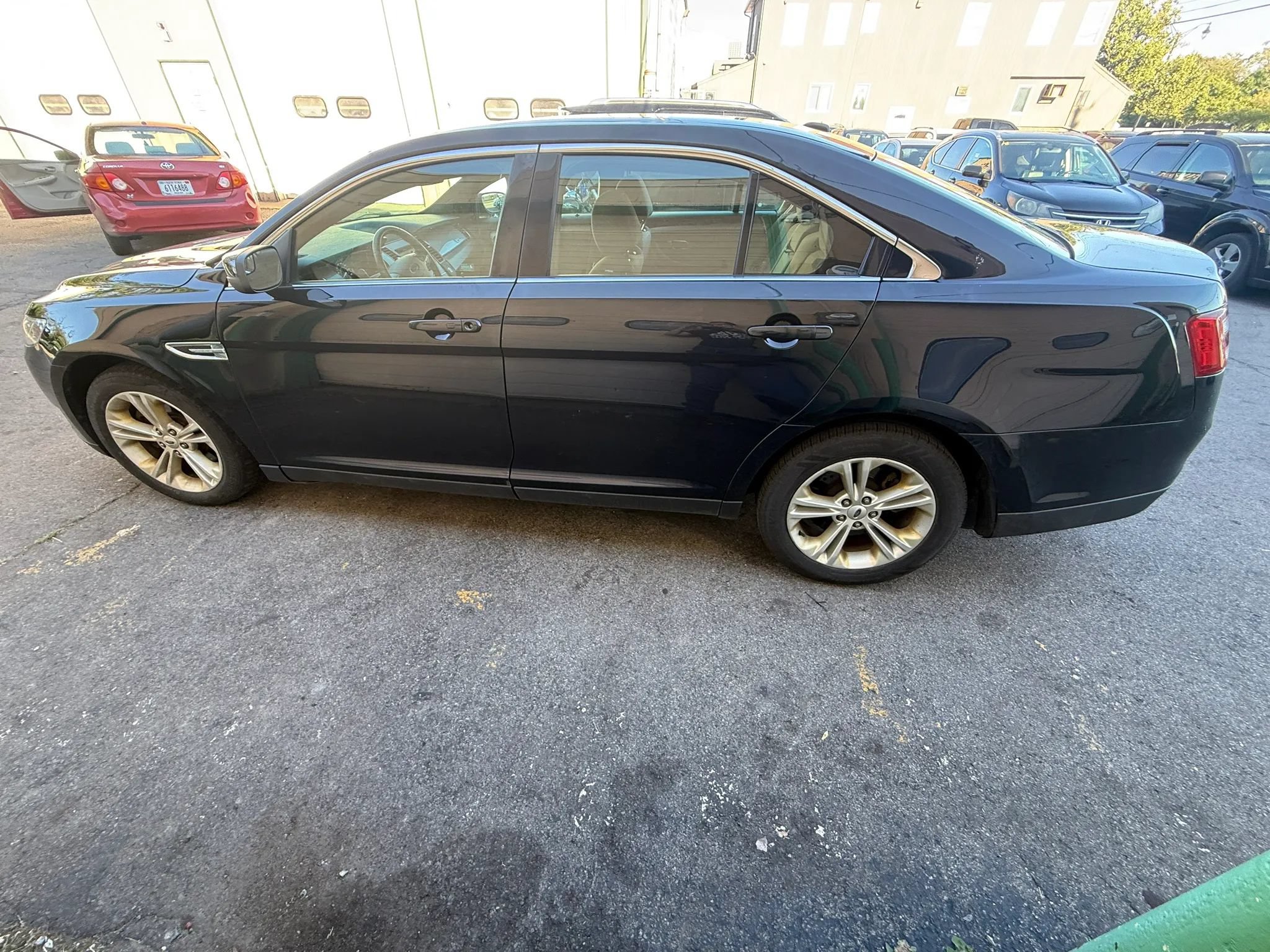 Used 2016 Ford Taurus SEL w/ Equipment Group 201A FWD image 4
