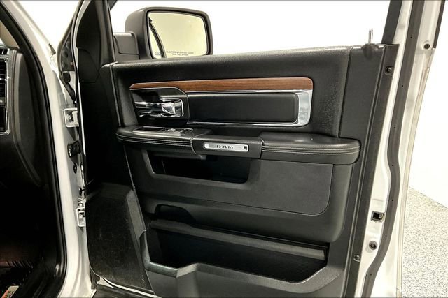 Used 2017 RAM 1500 Laramie w/ Convenience Group AWD/4WD image 30
