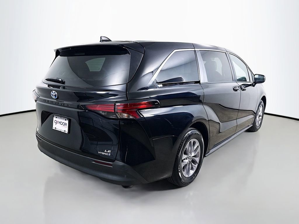 Certified 2022 Toyota Sienna LE FWD image 7