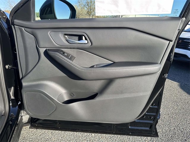 New 2026 Nissan Rogue SV image 8