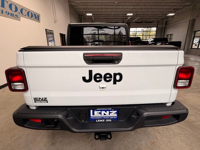 Used 2023 Jeep Gladiator Sport AWD/4WD image 6