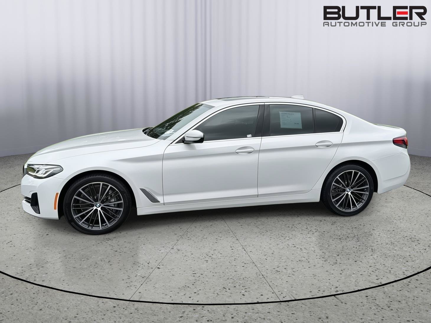 Used 2023 BMW 540i xDrive AWD/4WD image 3