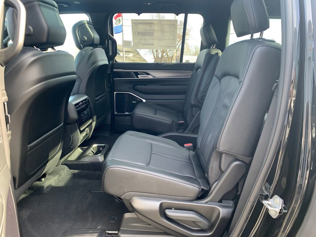 New 2026 Jeep Grand Wagoneer L Limited image 24