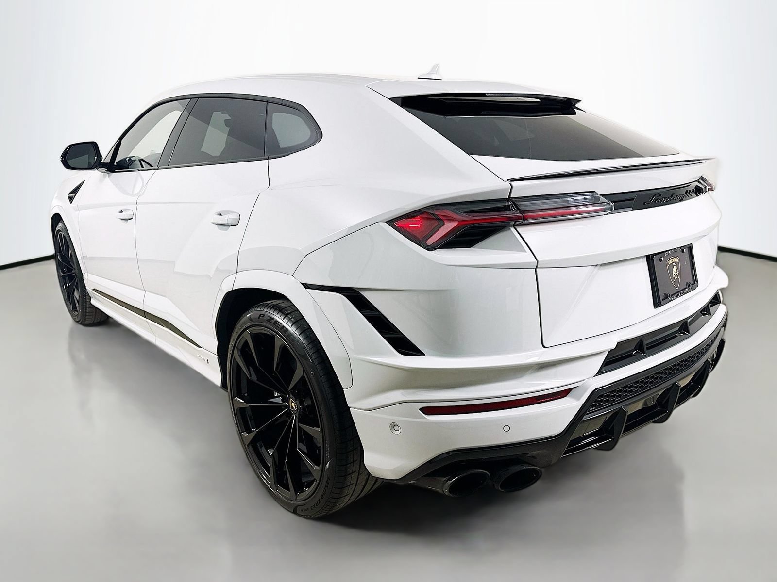 Used 2024 Lamborghini Urus S AWD/4WD image 7