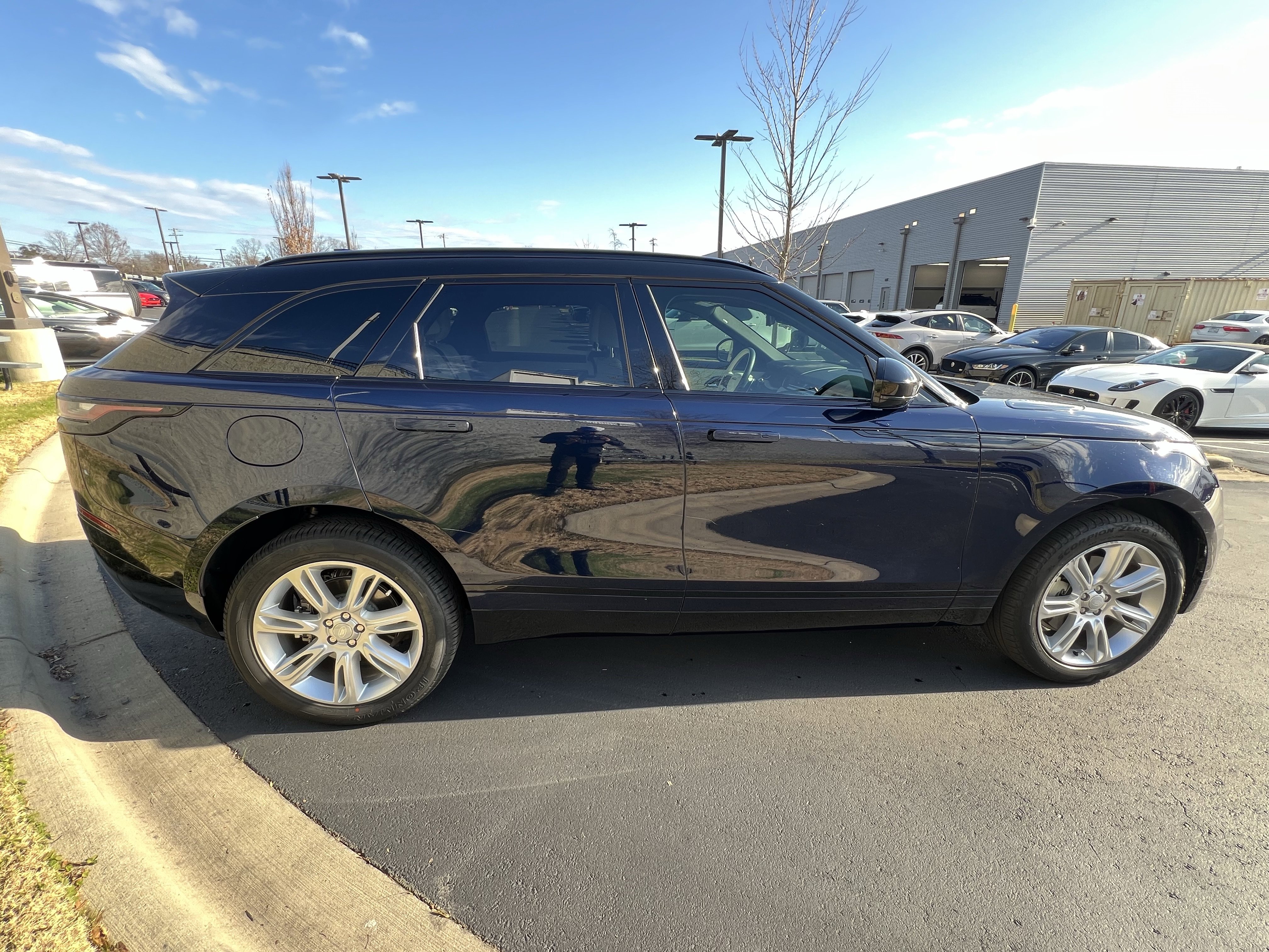 Certified 2022 Land Rover Range Rover Velar R-Dynamic S image 8