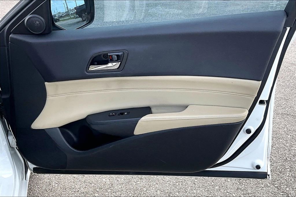 Used 2013 Acura ILX w/ Premium Package FWD image 24