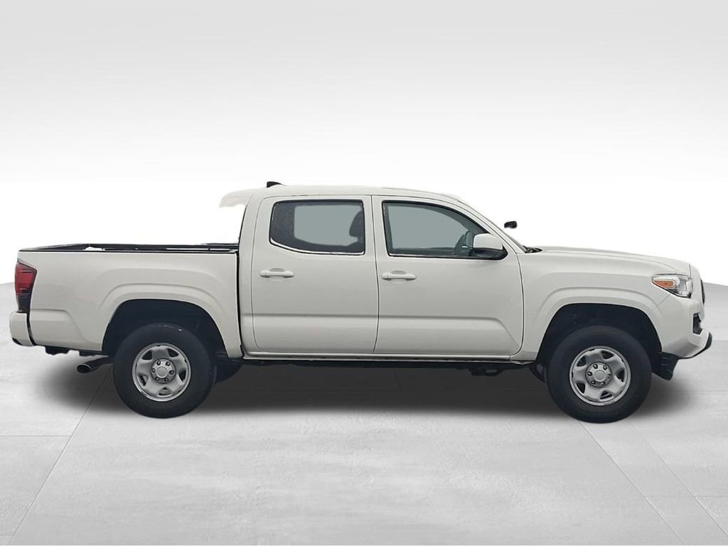 Used 2022 Toyota Tacoma SR image 5