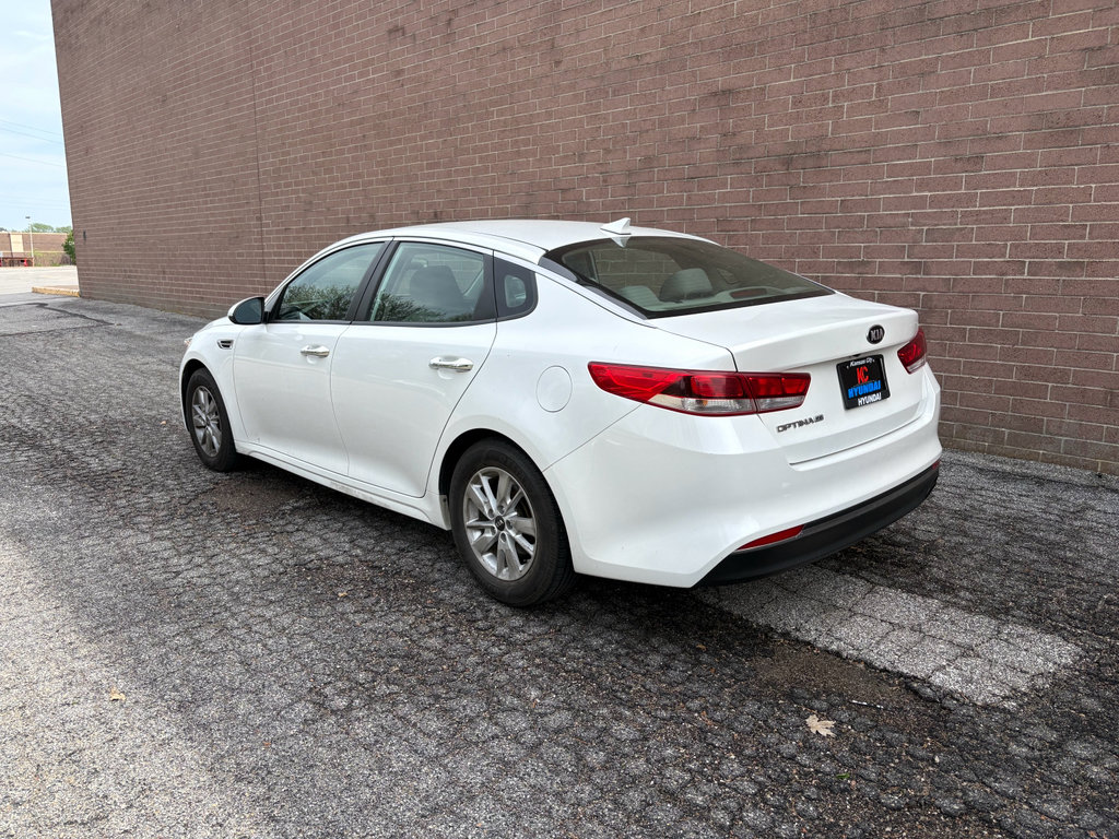 Used 2016 Kia Optima LX image 3