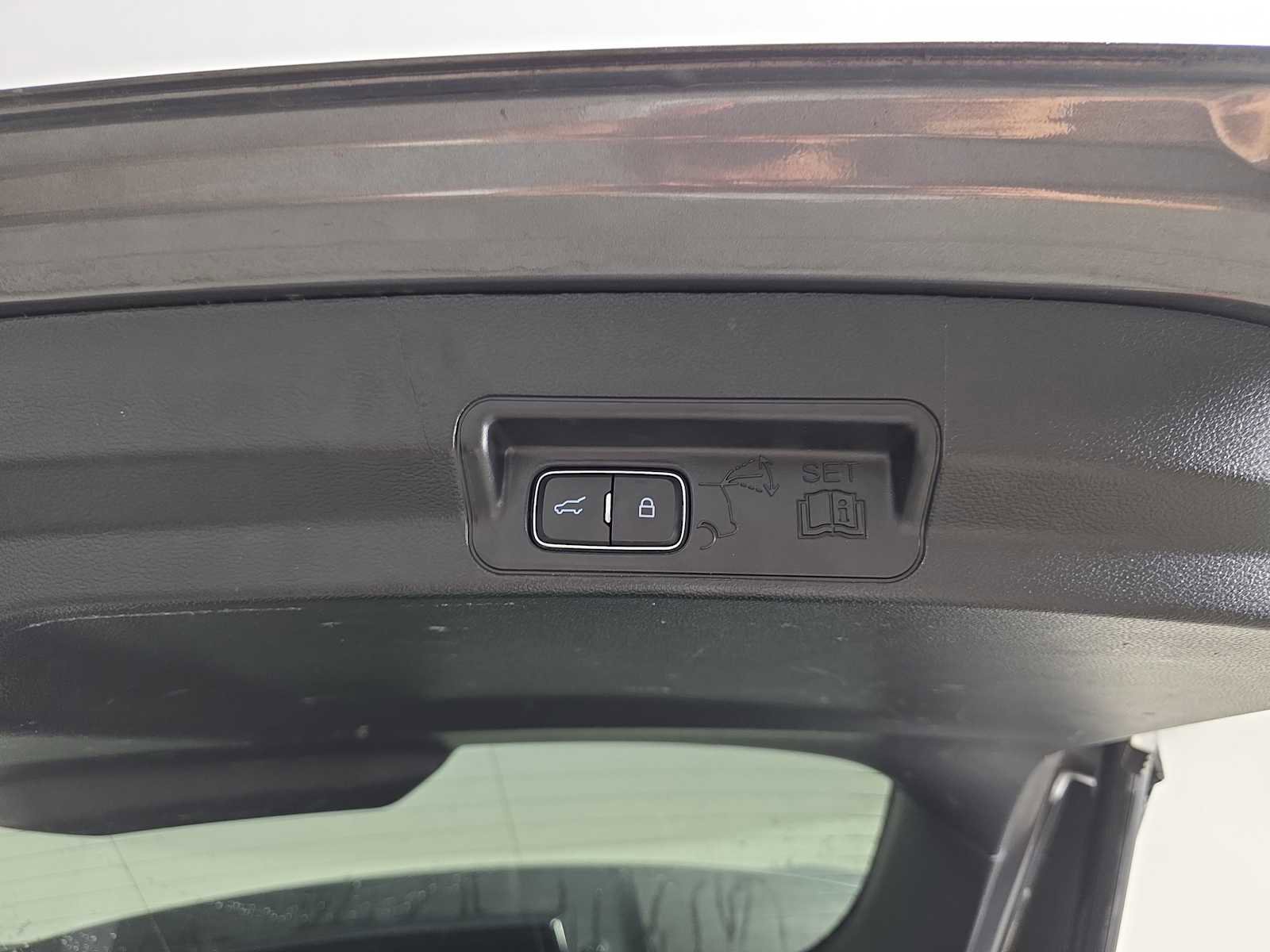 Used 2022 Ford Explorer Limited image 40