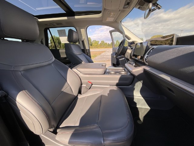 Used 2025 Ford Expedition Max Active AWD/4WD image 27