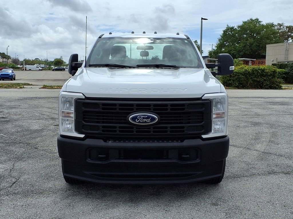 Used 2023 Ford F250 XL w/ Camper Package image 2