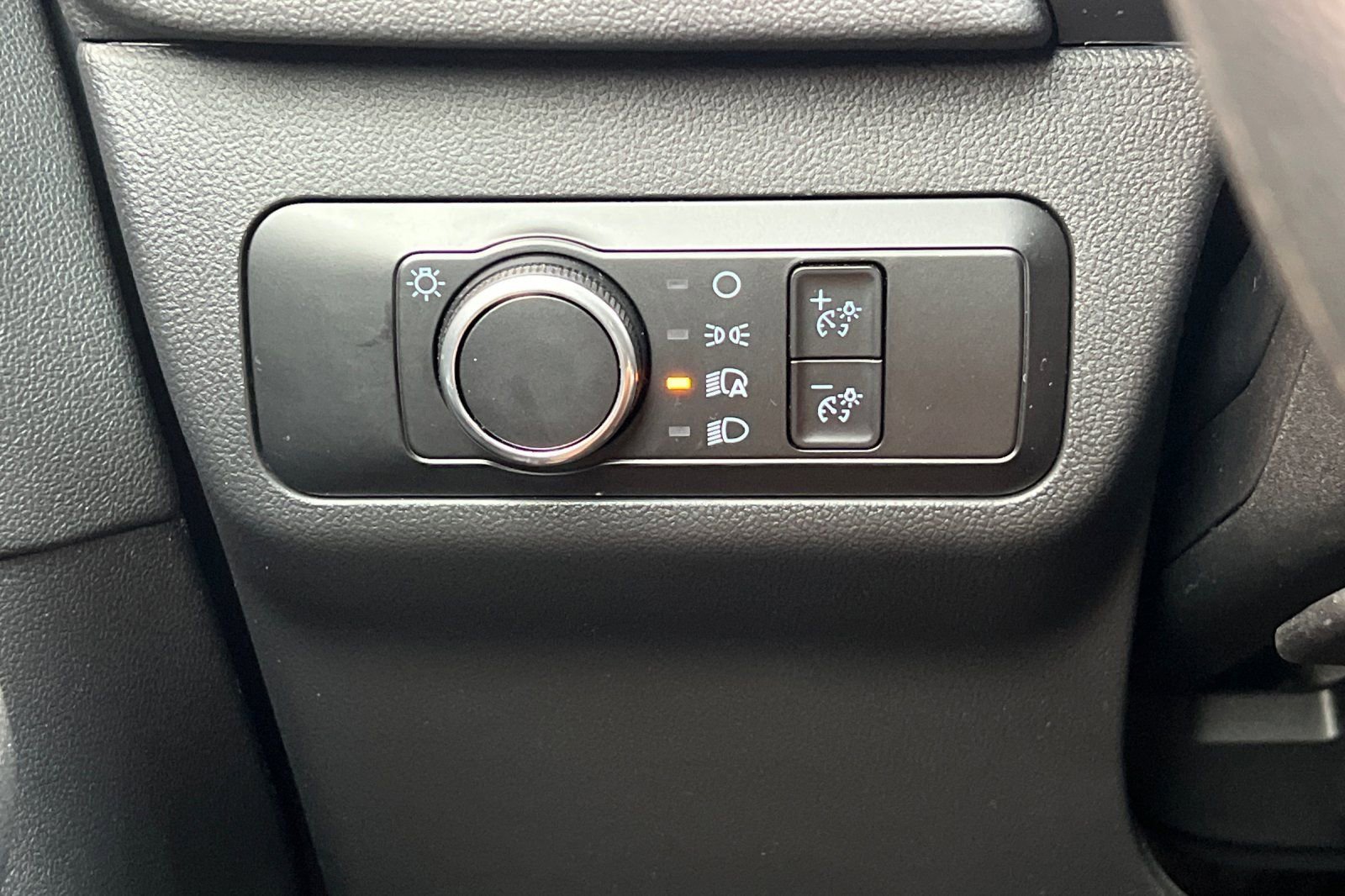 Used 2025 Ford Escape Active image 37