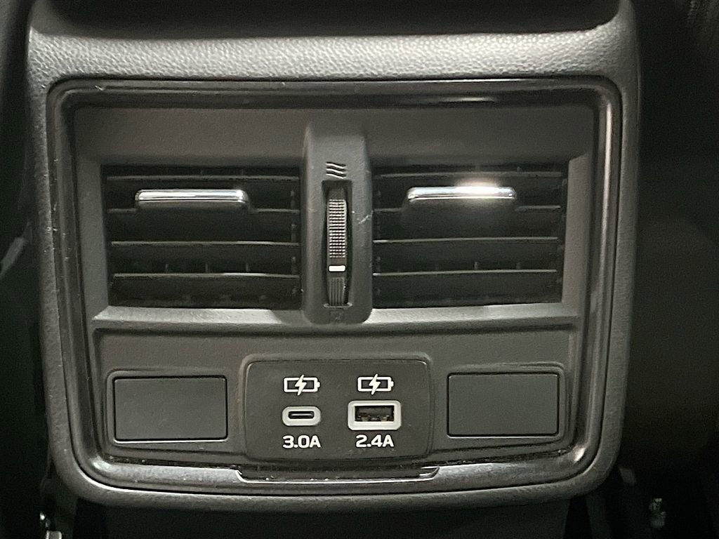 Used 2025 Subaru Forester Limited image 27