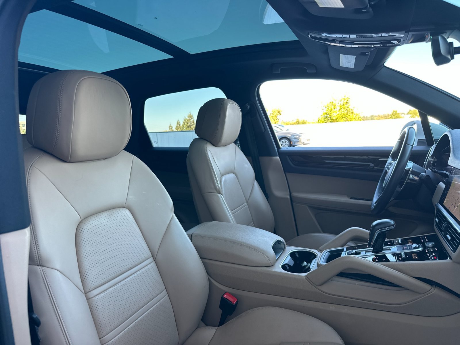 Certified 2023 Porsche Cayenne AWD/4WD image 27