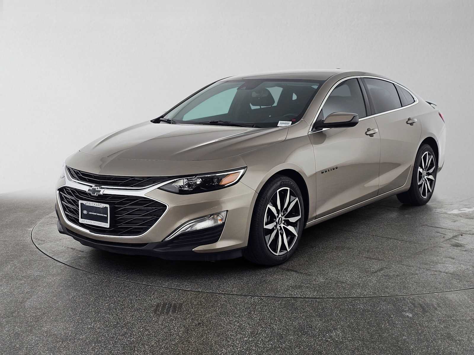Used 2025 Chevrolet Malibu RS FWD image 1