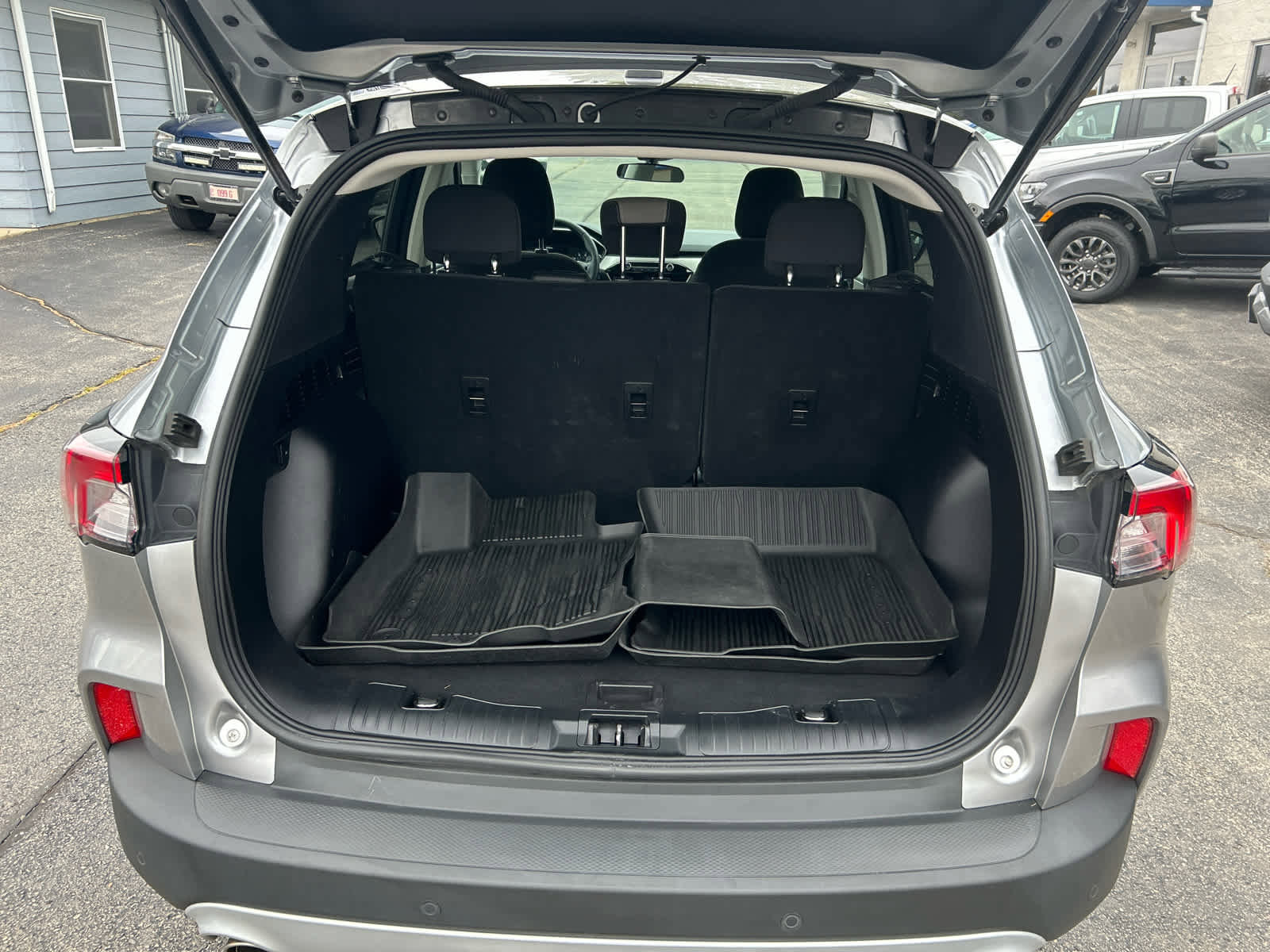 Used 2022 Ford Escape SE w/ Cold Weather Package image 24