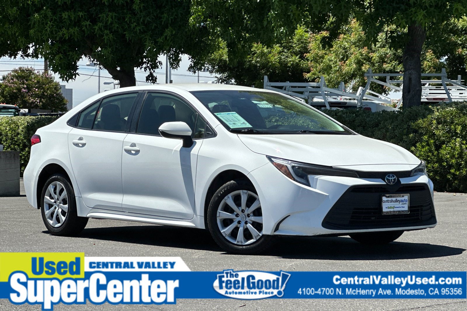 Used 2023 Toyota Corolla LE FWD image 1