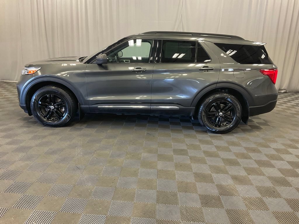 Used 2020 Ford Explorer XLT w/ Equipment Group 202A AWD/4WD image 8