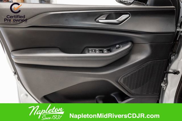 Used 2025 Jeep Grand Cherokee Altitude image 7