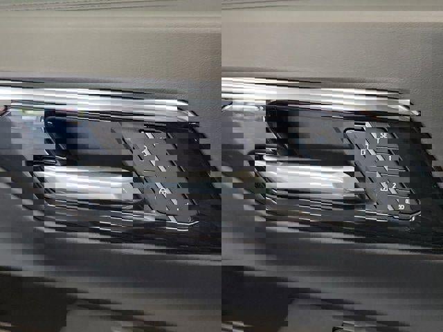 Used 2025 Chevrolet Suburban LT w/ Comfort Package image 18