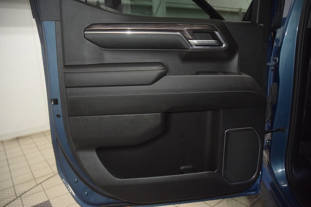 Used 2024 Chevrolet Silverado 1500 LTZ w/ LTZ Premium Package AWD/4WD image 44