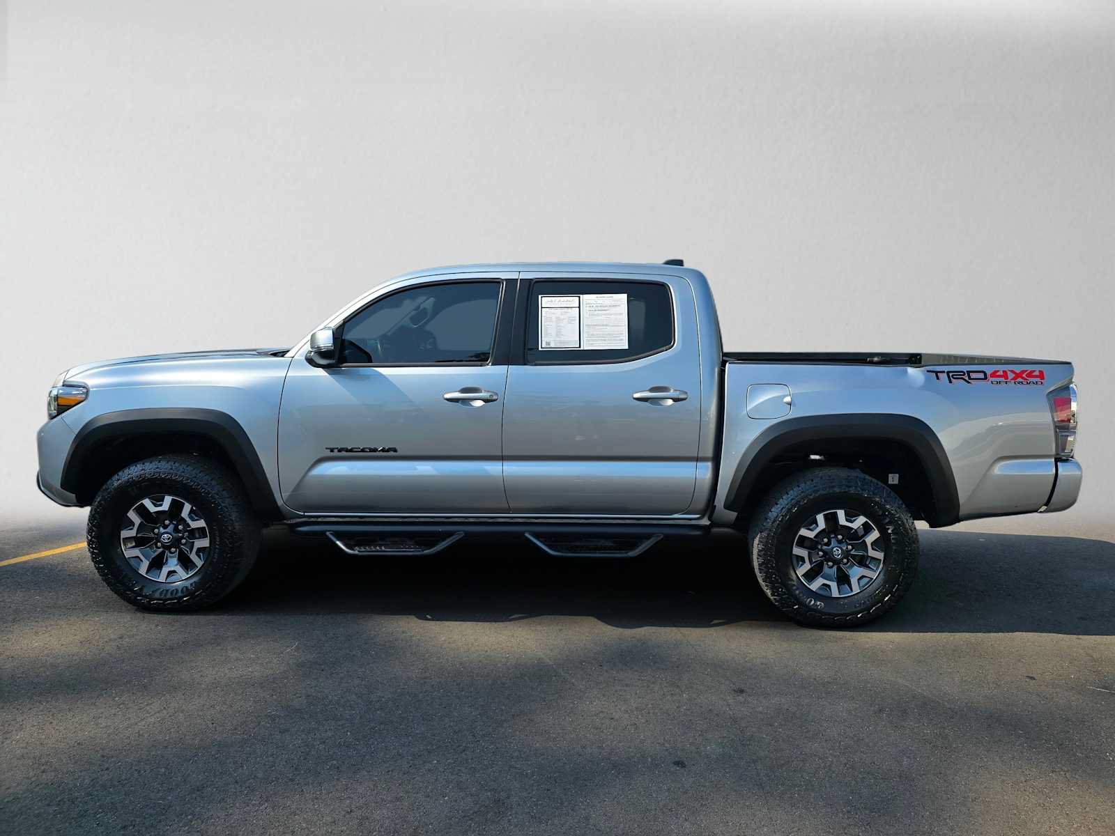 Used 2023 Toyota Tacoma TRD Off-Road w/ Technology Package AWD/4WD image 6