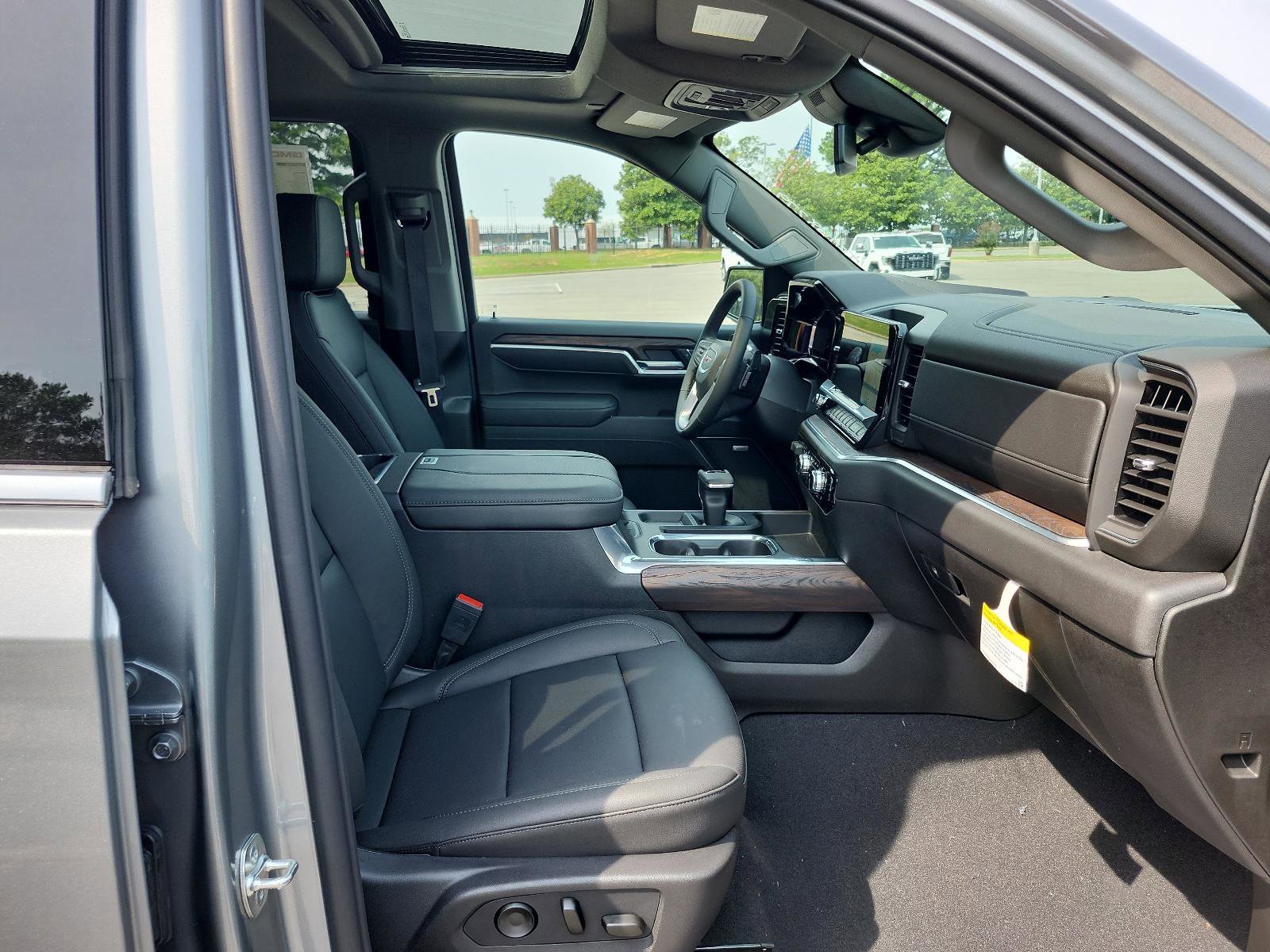 New 2026 GMC Sierra 1500 SLT w/ SLT Premium Plus Package image 7