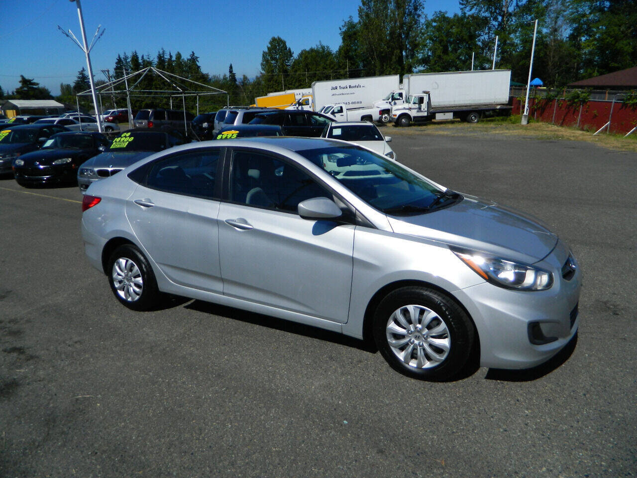 Used 2014 Hyundai Accent GLS FWD image 2