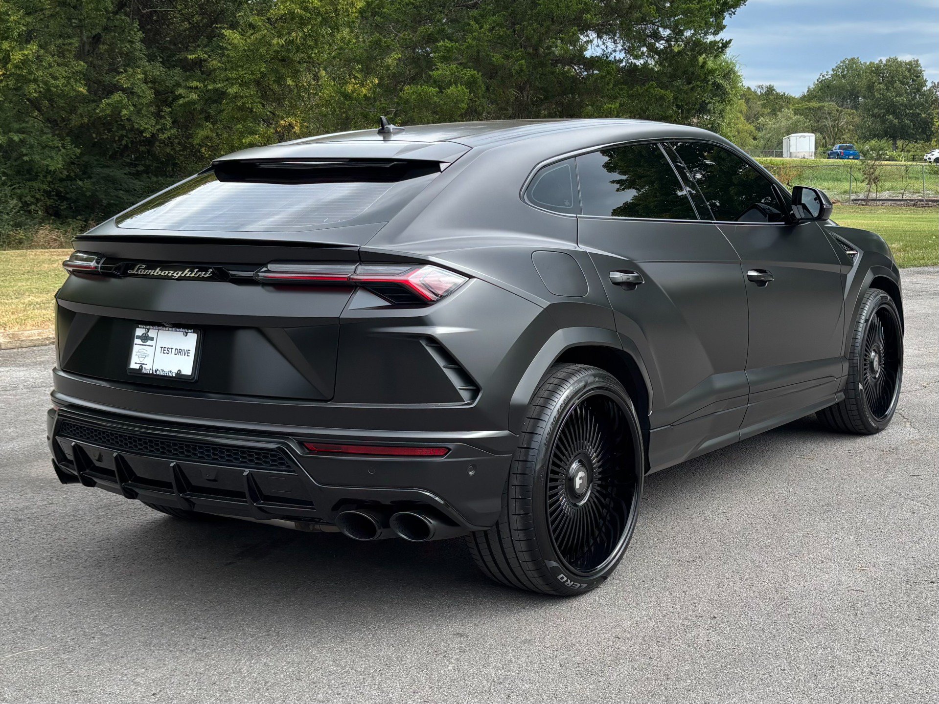Used 2020 Lamborghini Urus AWD/4WD image 3