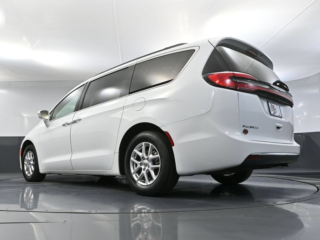 Used 2022 Chrysler Pacifica Touring-L FWD image 51