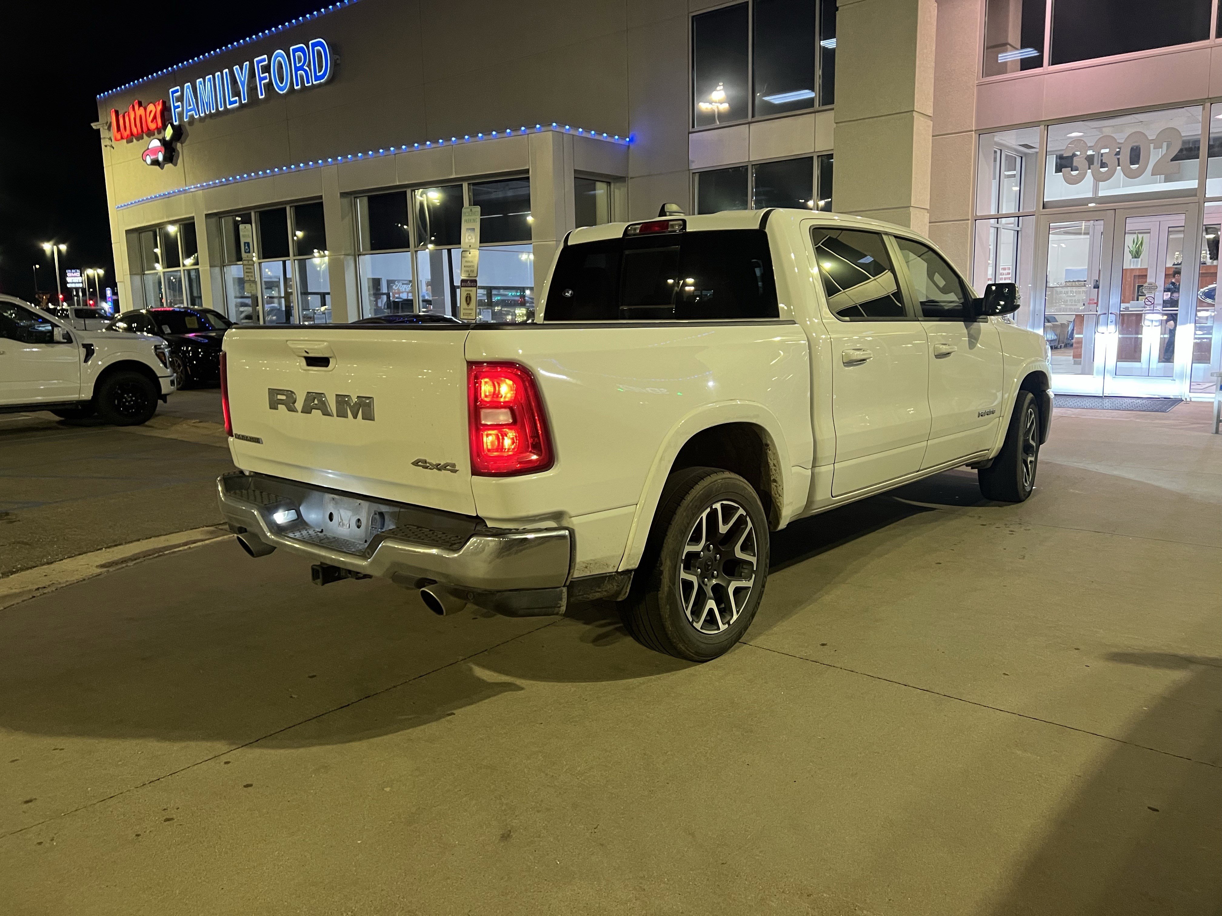 Used 2025 RAM 1500 Laramie image 4