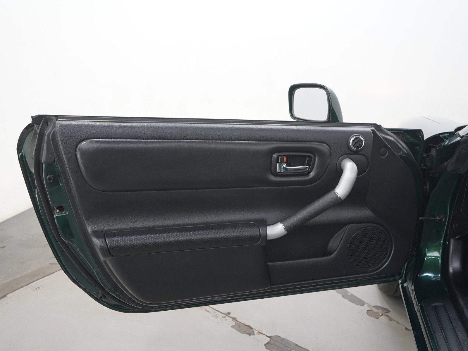 Used 2003 Toyota MR2 RWD image 13