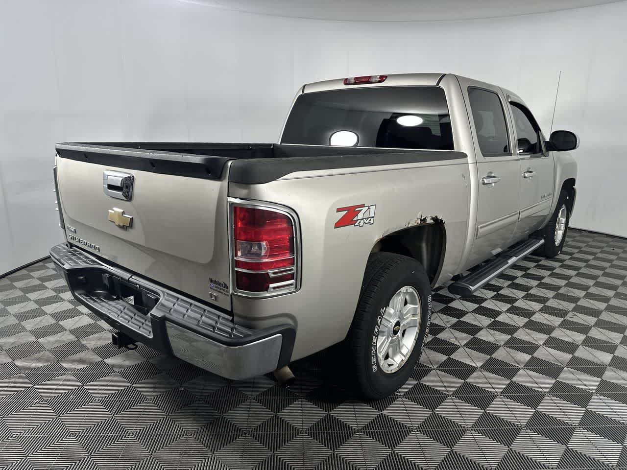Used 2009 Chevrolet Silverado 1500 LT w/ Power Pack Plus AWD/4WD image 8
